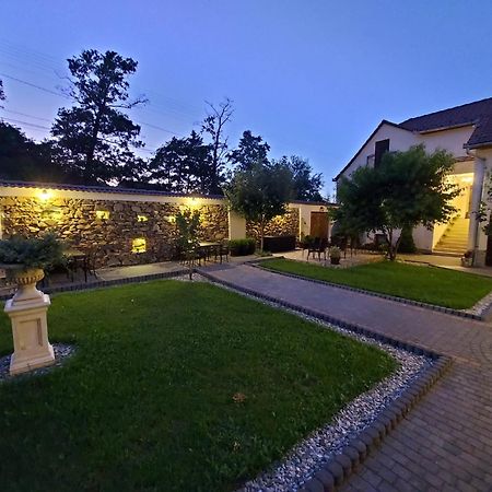 Hotel Conacul Poetilor Gura Rîului Exterior foto