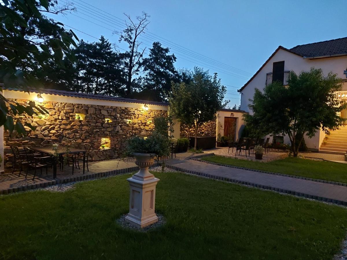 Hotel Conacul Poetilor Gura Rîului Exterior foto